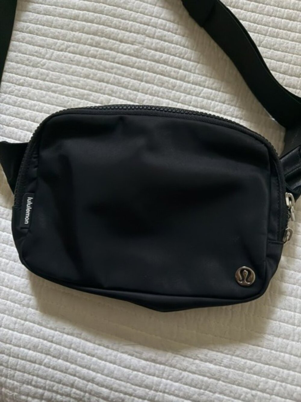 Lululemon Everywhere Belt Bag in Black